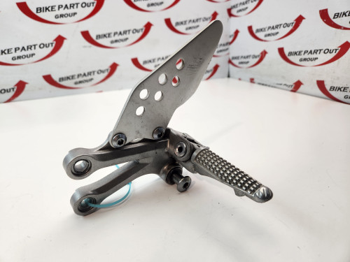 LH Foot Peg Mount Bracket Stay Kawasaki Ninja ZX10R 04-05 35063-0223 LH Foot Peg Mount Bracket Stay Kawasaki Ninja ZX10R 04-05 35063-0223