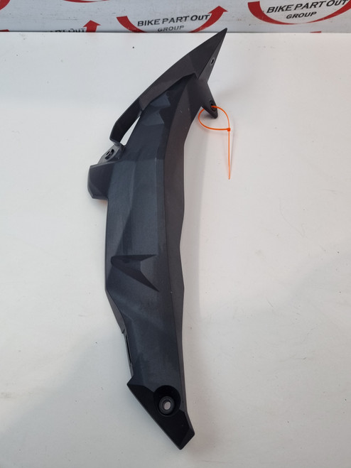 RH Grill radiator cover BMW S1000R 16-20 46638560330 RH Grill radiator cover BMW S1000R 16-20 46638560330