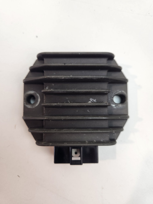 Rectifier Voltage Regulator Aprilia RS4 125 4T E3 11-16 RX 125 18-20 58090R5 Rectifier Voltage Regulator Aprilia RS4 125 4T E3 11-16 RX 125 18-20 58090R5