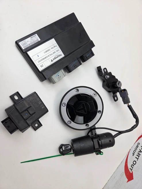 Coded Ignition switch CDI Lock key set Immobiliser Triumph Tiger 900 GT 2024 T2501977