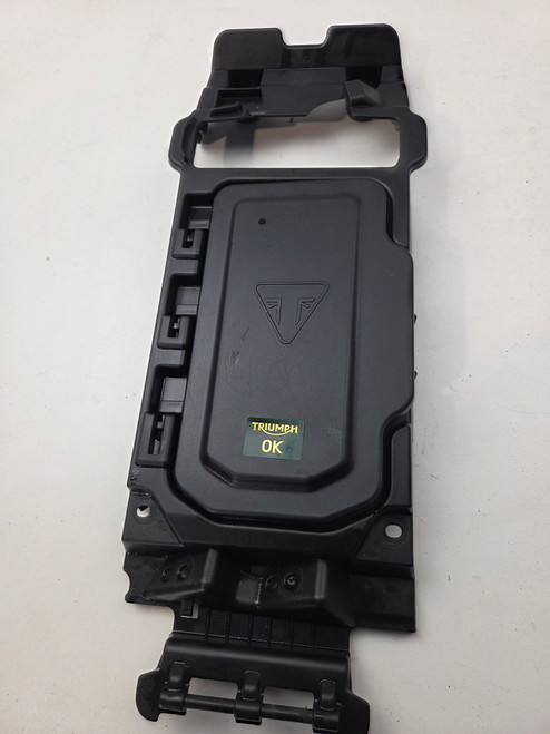 Phone Tray Moulding USB Plug Triumph Tiger 900 GT Pro Rally T2505566 Phone Tray Moulding USB Plug Triumph Tiger 900 GT Pro Rally T2505566