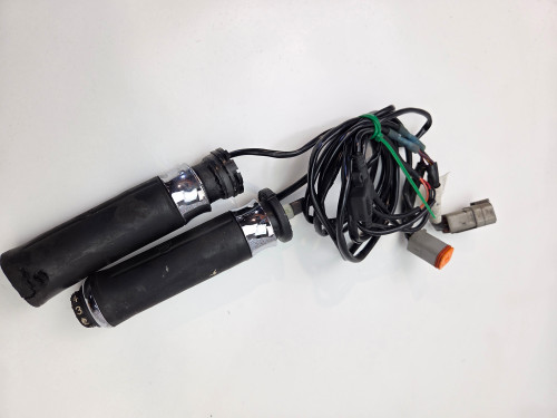 Heated grips RH Damage Harley Davidson Sportster Softail Dyna 56100268 Heated grips RH Damage Harley Davidson Sportster Softail Dyna 56100268