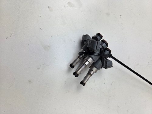 OEM Fuel Injectors x 4 Yamaha MT10 MT-10 16-24 4C8-13761-00 OEM Fuel Injectors x 4 Yamaha MT10 MT-10 16-24 4C8-13761-00