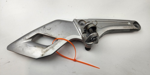 RH Foot Peg Mount Honda VFR1200F 10 50600-MGE-000