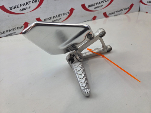 RH Footpeg and mount Aprilia Tuono 1000 R V2 02-05 RSV1000 98-03 AP8135909 RH Footpeg and mount Aprilia Tuono 1000 R V2 02-05 RSV1000 98-03 AP8135909