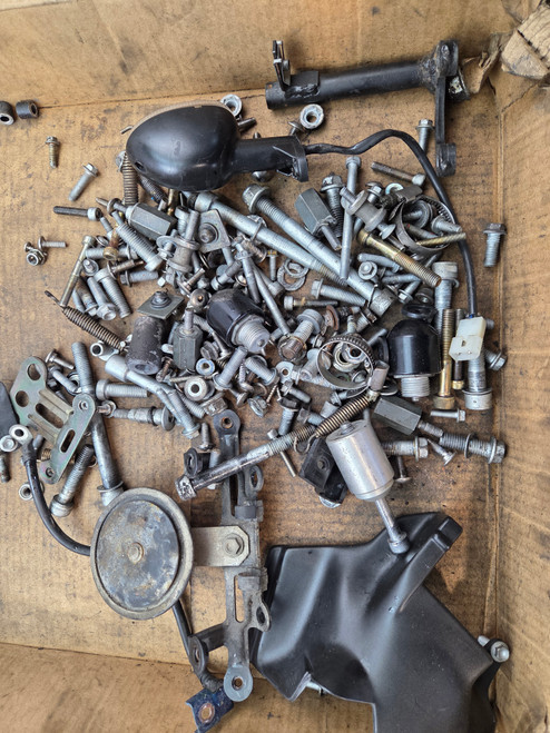 Chassis bolts and bits Aprilia Tuono 1000 R V2 02-05 RSV1000 98-03 Chassis bolts and bits Aprilia Tuono 1000 R V2 02-05 RSV1000 98-03