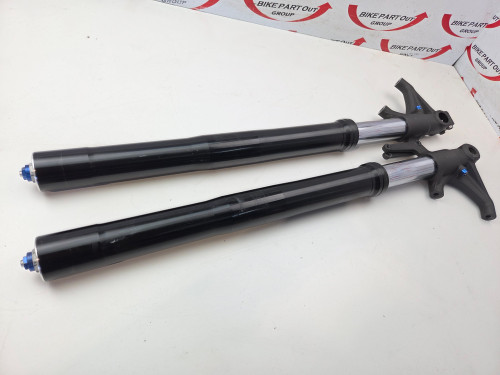 Front forks Triumph Street Triple 675 R 08-12 T2048530 Front forks Triumph Street Triple 675 R 08-12 T2048530