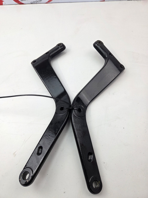 Rear Fender support struts narrow Harley Davidson Softail Deluxe Heritage Lo 47798-08BHP Rear Fender support struts narrow Harley Davidson Softail Deluxe Heritage Lo 47798-08BHP