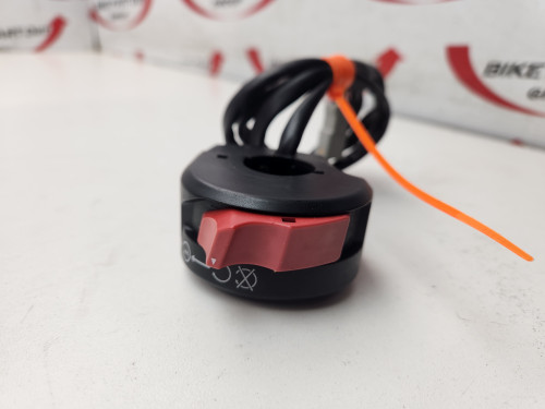 RH Switch Start stop Damaged Ducati Monster 659 797 18-21 Scrambler 800 1100  65010252C