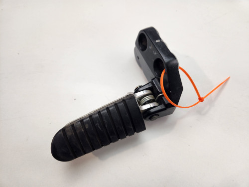 RH Front Foot Peg Suzuki V Strom DL1000 14-19 43501-31J00 RH Front Foot Peg Suzuki V Strom DL1000 14-19 43501-31J00