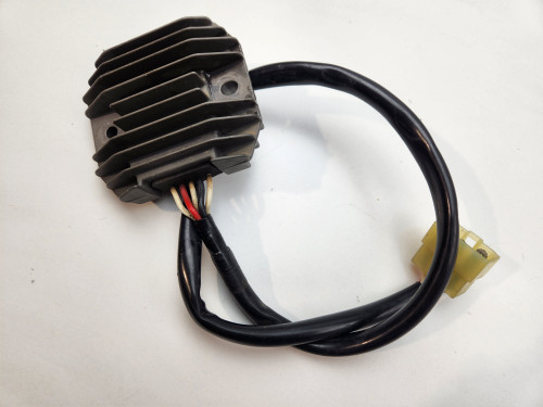 Rectifier Regulator Yamaha XVS650 Vstar Custom 13-18 5KP-81960-00 Rectifier Regulator Yamaha XVS650 Vstar Custom 13-18 5KP-81960-00