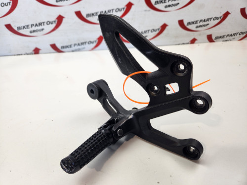 RH Foot Peg And Mount Suzuki GSXS1000 18-19 43510-48K10 RH Foot Peg And Mount Suzuki GSXS1000 18-19 43510-48K10