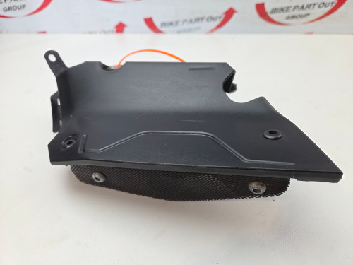 RH Air Scoop Inner side cover stay Yamaha MT-09 MT09 MT 09 1RC-2174E-00 RH Air Scoop Inner side cover stay Yamaha MT-09 MT09 MT 09 1RC-2174E-00