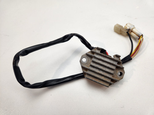 Rectifier Voltage Regulator Yamaha WR450F WR250F 03-06 5TJ-81960-02 Rectifier Voltage Regulator Yamaha WR450F WR250F 03-06 5TJ-81960-02
