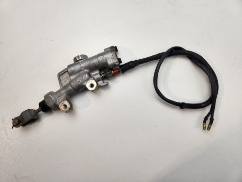 Rear Brake Master Cylinder Yamaha WR450F WR250F 03-06 5UN-2583V-00 Rear Brake Master Cylinder Yamaha WR450F WR250F 03-06 5UN-2583V-00
