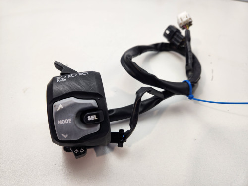 LH Switch Suzuki DL650 V Strom 17-25 37400-28K01 LH Switch Suzuki DL650 V Strom 17-25 37400-28K01