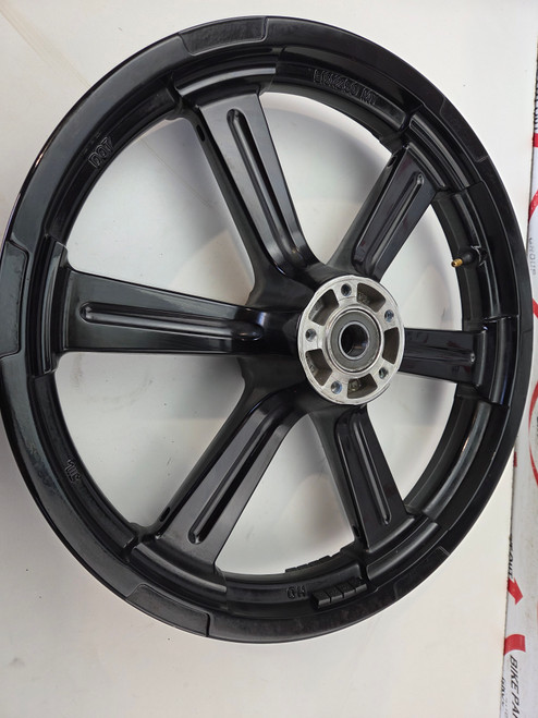 Front Wheel 19x2.5 in 6 spoke Harley Davidson M8 Softail Street Bob 43300943 Front Wheel 19x2.5 in 6 spoke Harley Davidson M8 Softail Street Bob 43300943