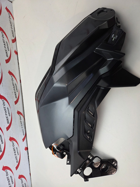 RH tank cover upper lower center BMW F900 GS Enduro 46635A8B0E2 RH tank cover upper lower center BMW F900 GS Enduro 46635A8B0E2
