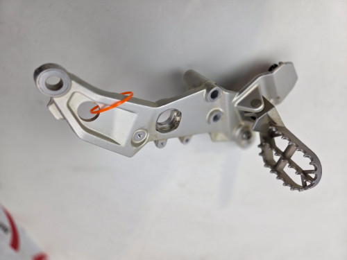 RH Foot peg mount plate BMW F900 GS Enduro 46715A6F8B8 RH Foot peg mount plate BMW F900 GS Enduro 46715A6F8B8
