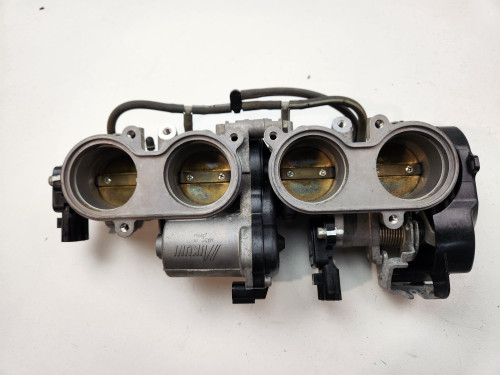 Throttle Body Yamaha YZF-R1 R1 08 4C8-13750-20 - Bike Part Out