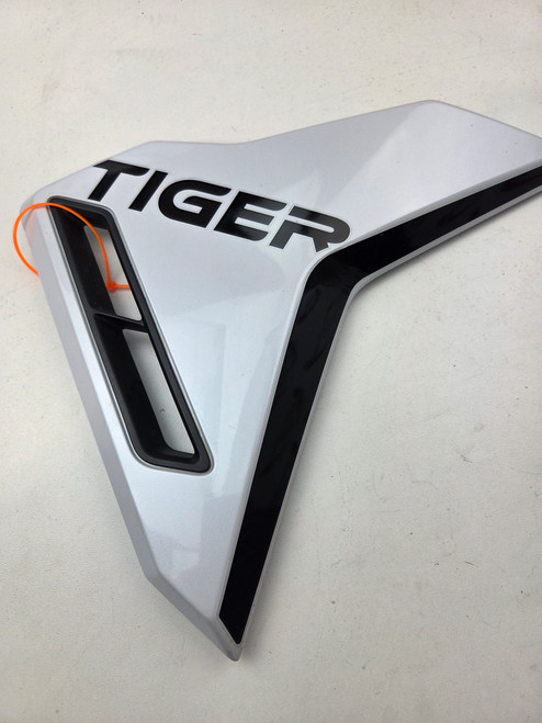 RH Radiator cowl shroud Triumph Tiger 900 Rally Pro T2312543-NM RH Radiator cowl shroud Triumph Tiger 900 Rally Pro T2312543-NM