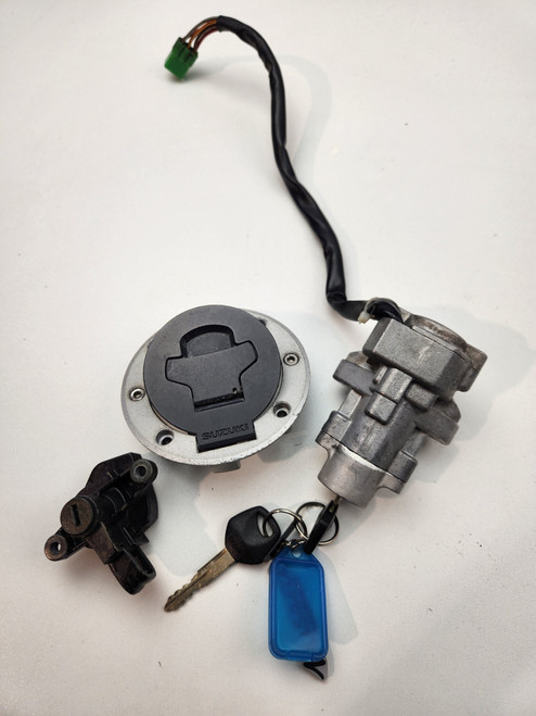 Ignition Lock Key Set Suzuki Bandit GSF1200 S 01-05 44201-33812 Ignition Lock Key Set Suzuki Bandit GSF1200 S 01-05 44201-33812