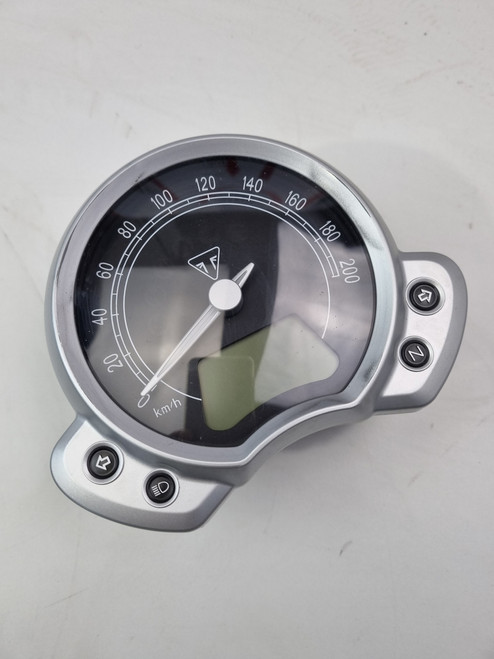Speedo dash instruments kph Triumph Street Twin T2502538 Speedo dash instruments kph Triumph Street Twin T2502538
