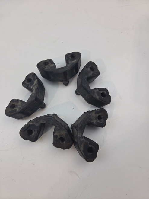 Cush Drive rubbers Moto Guzzi V7 850 21-25 V85 TT 19-24  California 1400 15-20 B064290