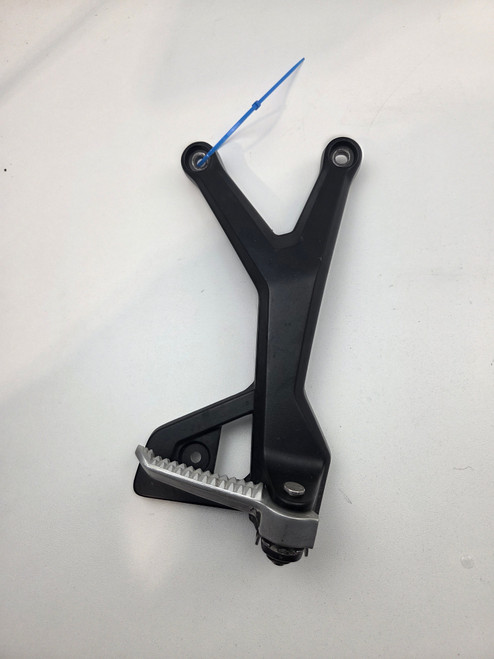 RH Pillion foot peg and mount hanger Triumph Tiger Sport 660 T2088203 T2082680