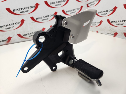 LH Foot Peg And Mount Kawasaki EX650 Ninja 650 L 17-25 35063-1348-18R