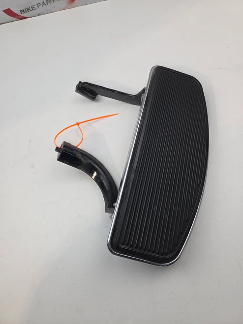 RH Footboard Harley Davidson Tourer 09-16 50518-09 47365-09 50621-06A