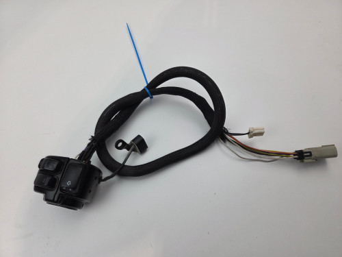 LH Switch Lights Horn blinker black 8 pin Harley Davidson Dyna Sportster Softail 71682-06A