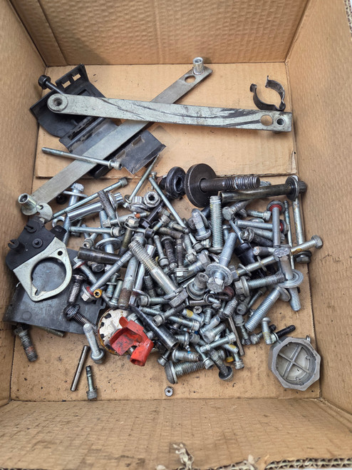 Chassis Engine Bolts and bits Harley Davidson Dyna 06-17