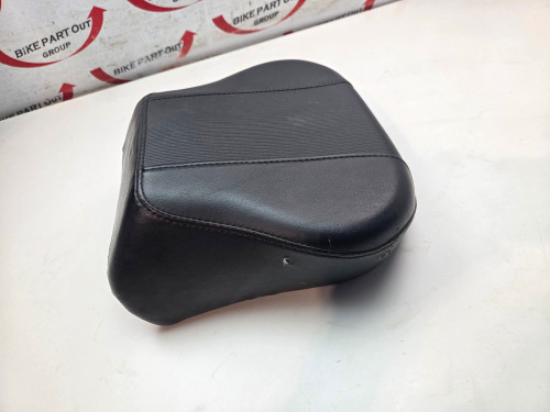 Pillion seat tear Harley Davidson Softail Breakout 13-17 52400065