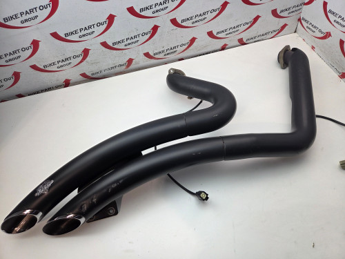 Vance and Hines Big Radius 2 into 2 Exhaust  Harley Davidson Softail Breakout 13-17 VH0134
