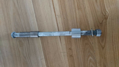 Rear Axle Suzuki Boulevard VL800 VL 800 C50 T