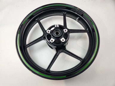 _ Nissan_Urvan_2015_in_Doha_2029