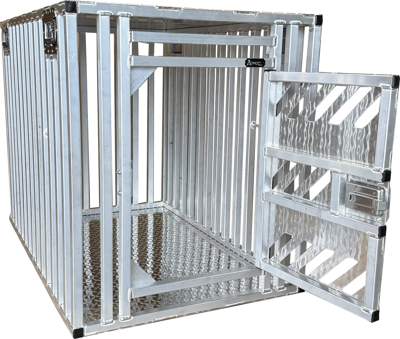 Full vent aluminum dog crate with maximum airflow