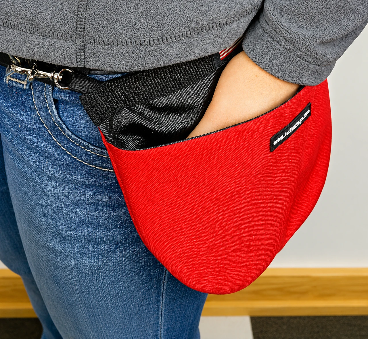 Clip-On Belt Loop Bait Bag for Obedience Training