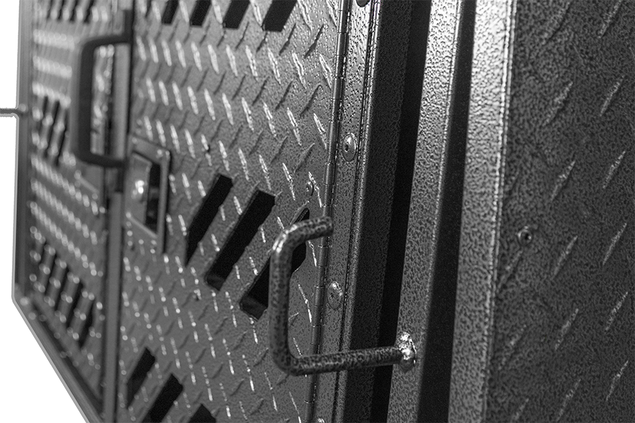Powder coated dog transport crate
