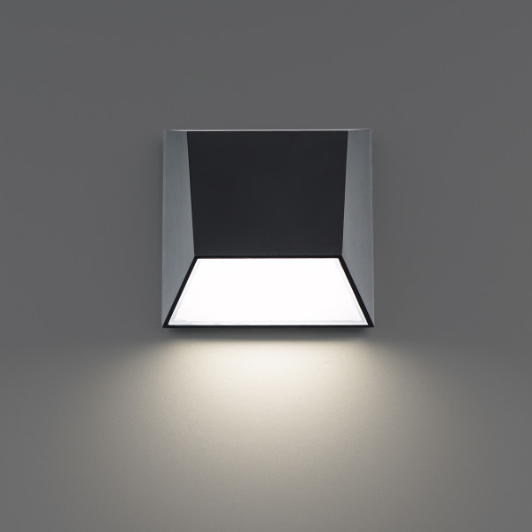 manufacturer_finish:Black|light_output:181.00lm|color_temperature:3000K