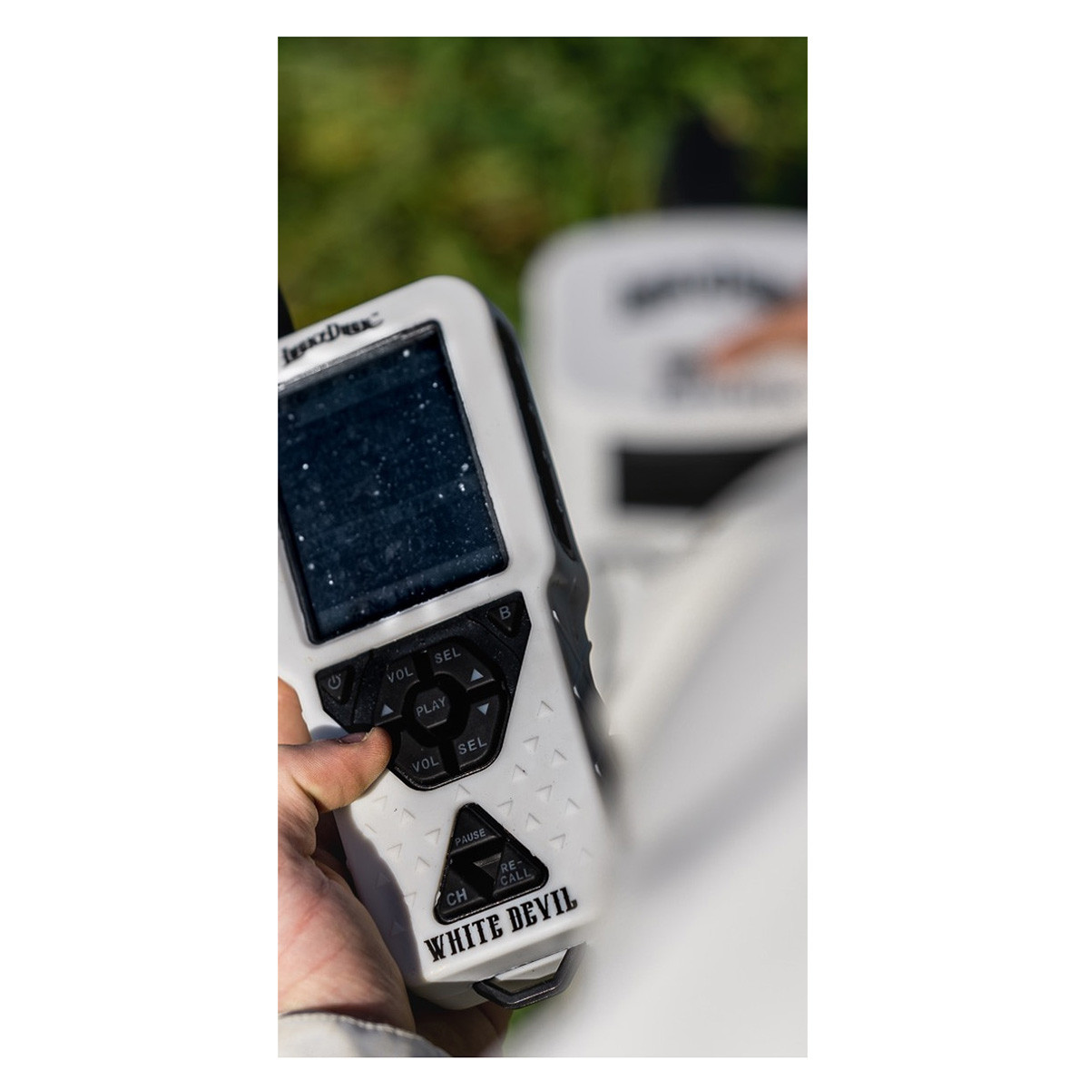 Lucky Duck White Devil Snow Goose ECaller Rogers Sporting Goods