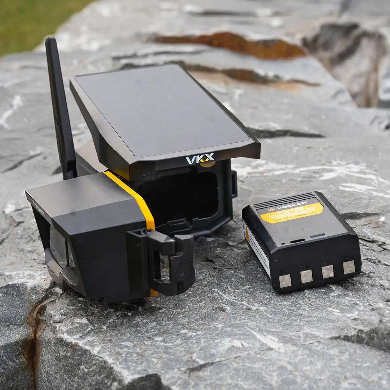 Vosker VKX Solar-Powered 4G/LTE Dual Sim Security Camera | Rogers