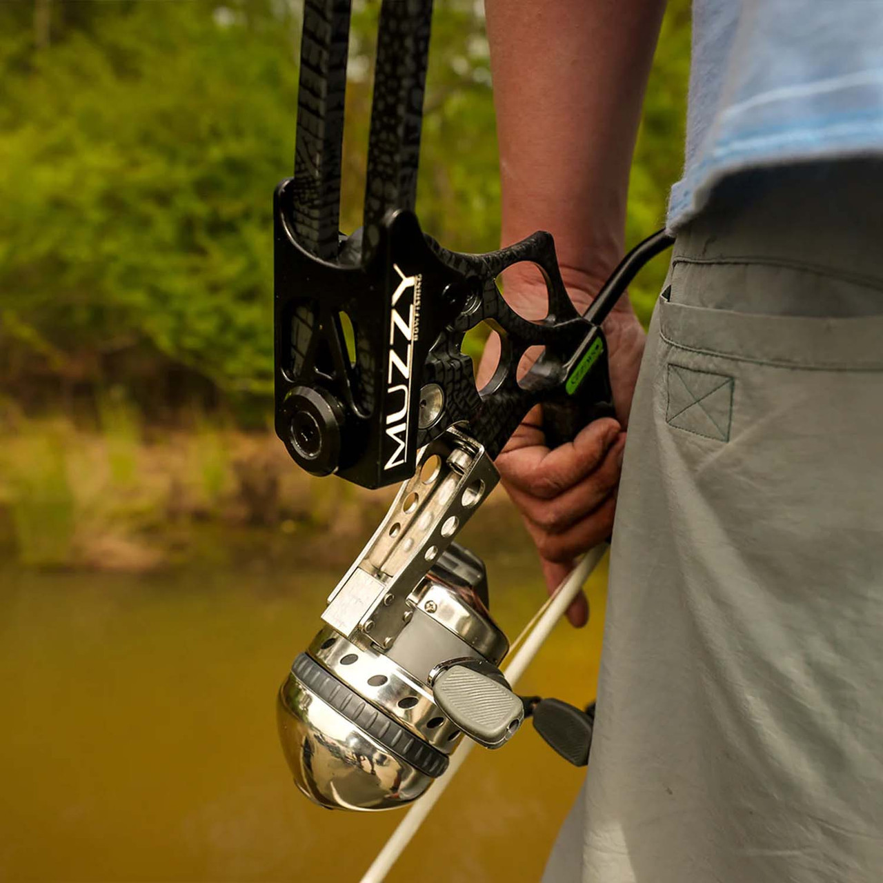 Muzzy V2 Left-Handed Bowfishing Spin Kit | Rogers Sporting Goods