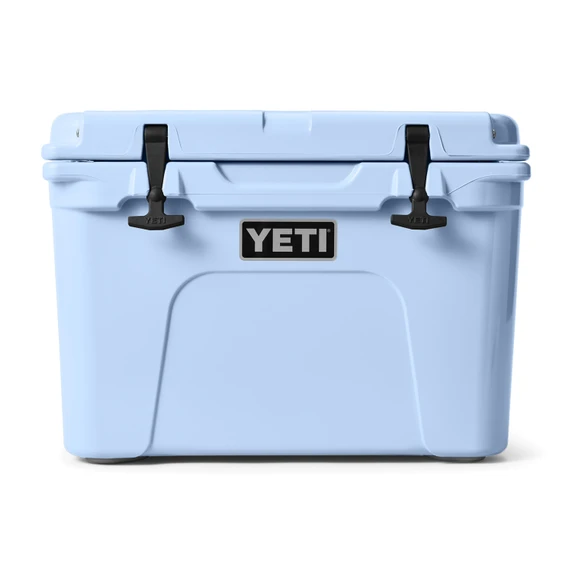 Yeti Tundra 35 Hard-Sided Cooler Image in Big Sky Blue