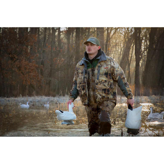 Higdon Outdoors Magnum Snow Goose Foam Filled Butt-Up Decoys Field Image