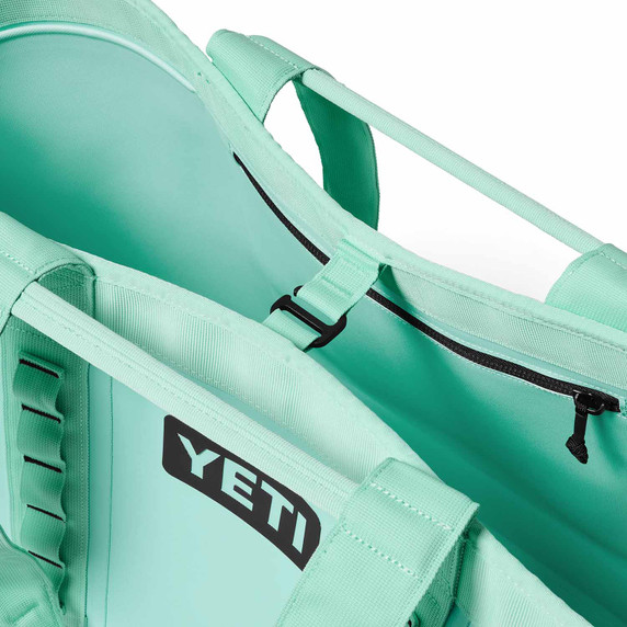 Buckle Image of the Yeti Camino 50 Carryall Tote Bag.