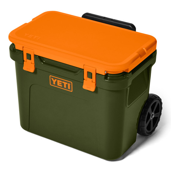 Lid Closed and Handle Down Image of the Yeti Roadie 32 Wheeled Cooler.
