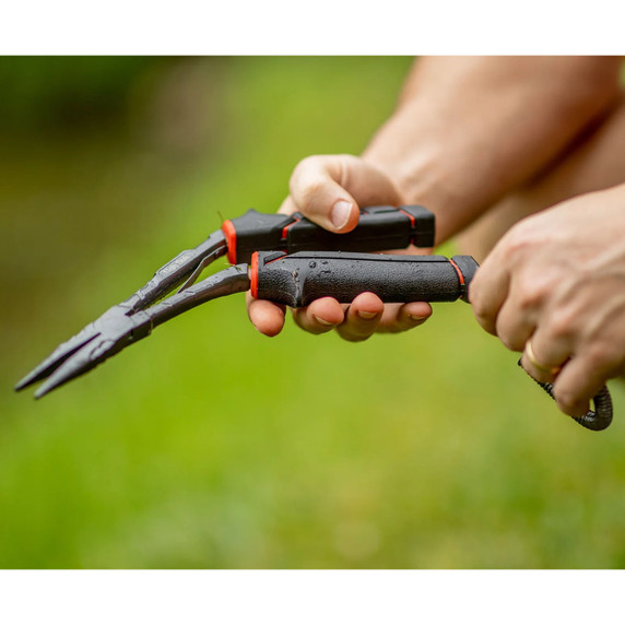 Ugly Stik Ugly Tools 90° Pliers Lifestyle Image