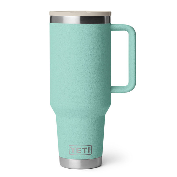 Yeti Rambler 40 oz. Travel Mug Front Closed Lid Image.